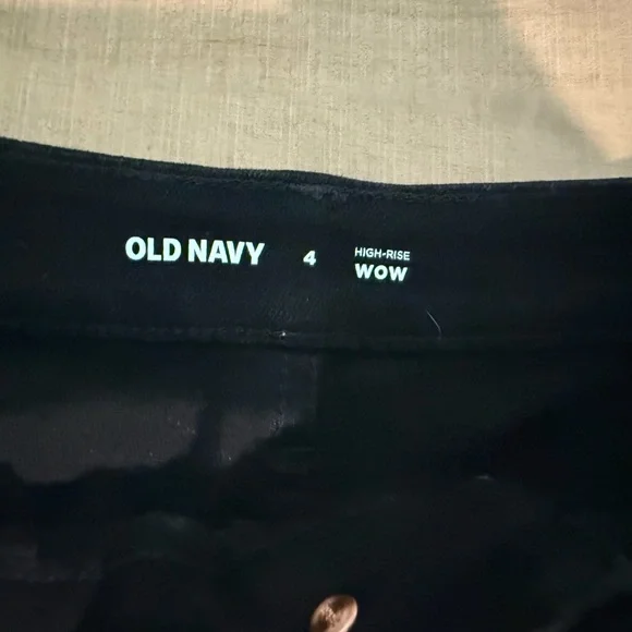 Old Navy High Rise Wow Jean Shorts - Picture 3 of 4